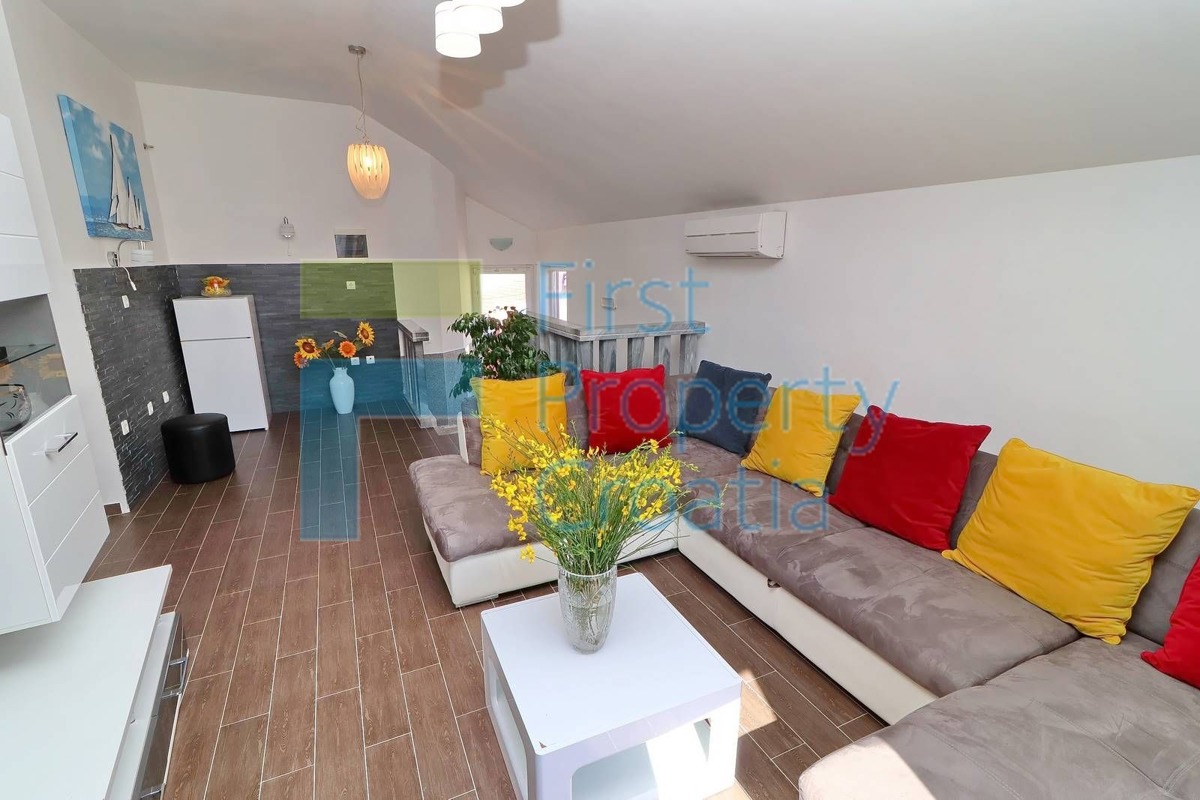 KO1627 – Kuća u nizu u povijesnoj jezgri, Korčula, na prodaju