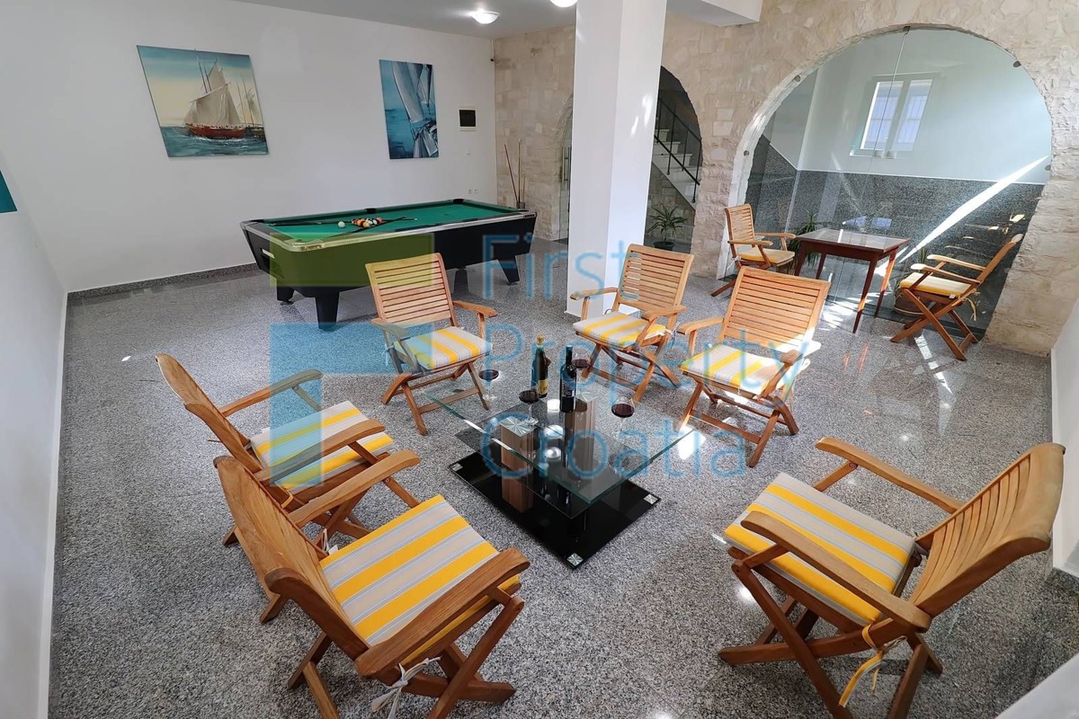 KO1627 – Kuća u nizu u povijesnoj jezgri, Korčula, na prodaju