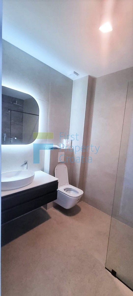 MA1668 - Vila u popularnom ljetovalištu, okolica Makarske, na prodaju