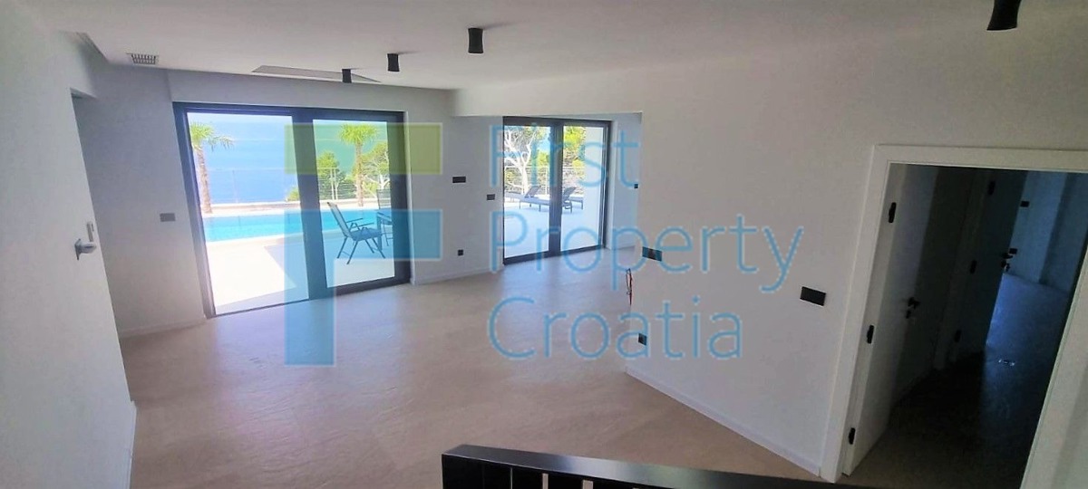 MA1668 - Vila u popularnom ljetovalištu, okolica Makarske, na prodaju