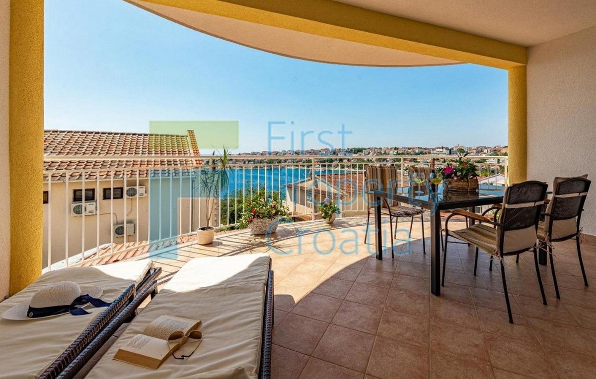 TG1565 - Apartmanska vila s divnim pogledom na more, Čiovo, na prodaju