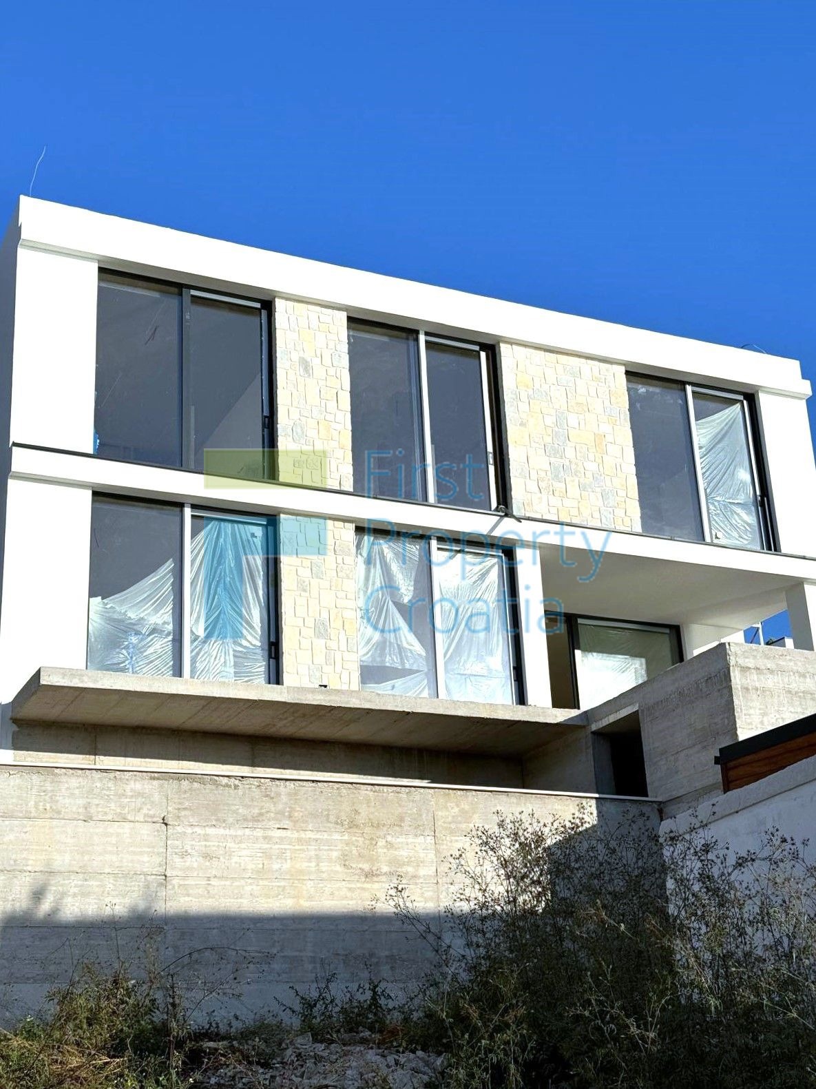 RG1728 - Vile s panoramskim pogledom, okolica Rogoznice, na prodaju