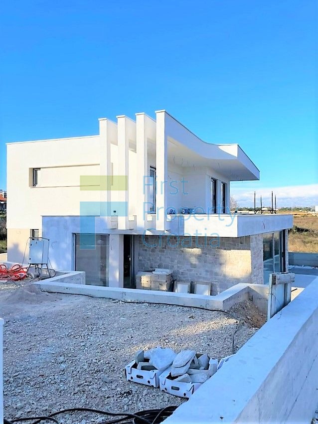 ZD1604 - Vila u blizini mora, u mjestu blizu Zadra, na prodaju