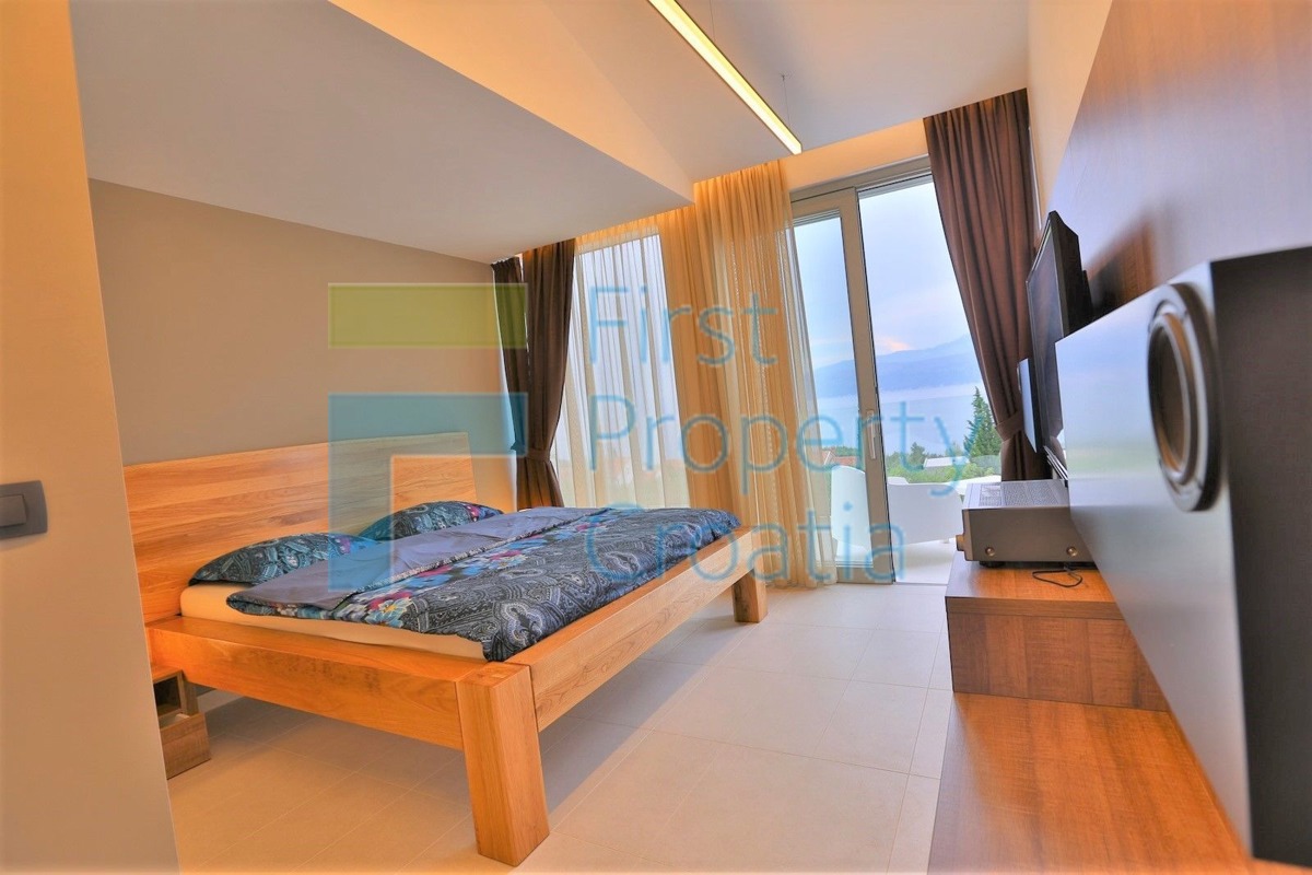 BR0835 - Moderna vila na odličnoj lokaciji, Brač, na prodaju