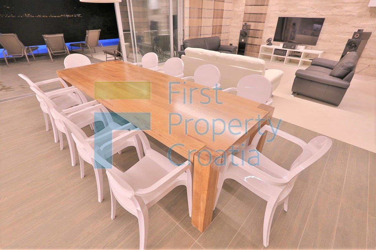 BR0835 - Moderna vila na odličnoj lokaciji, Brač, na prodaju