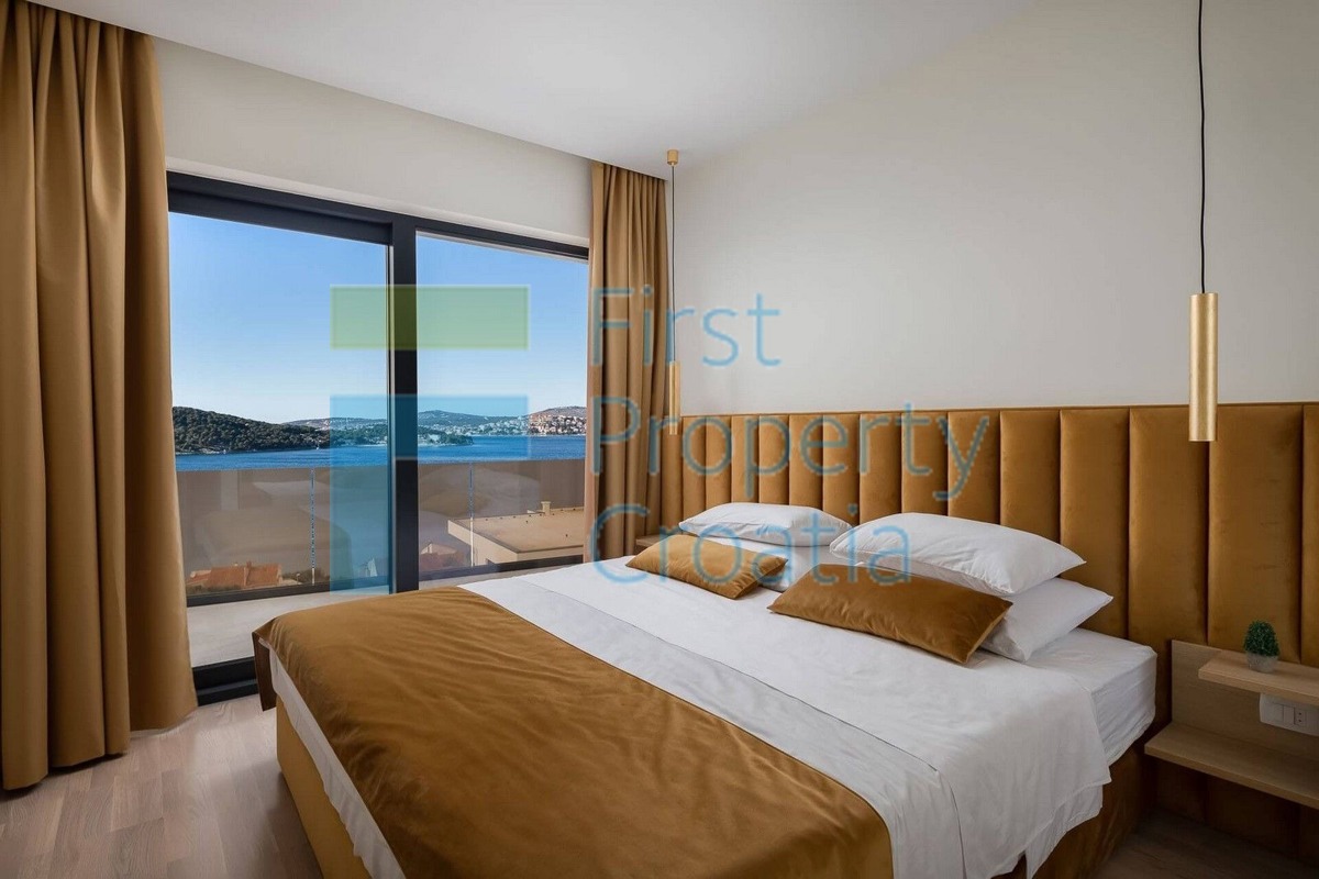 RG1580 - Luksuzne vile s pogledom, okolica Rogoznice, na prodaju