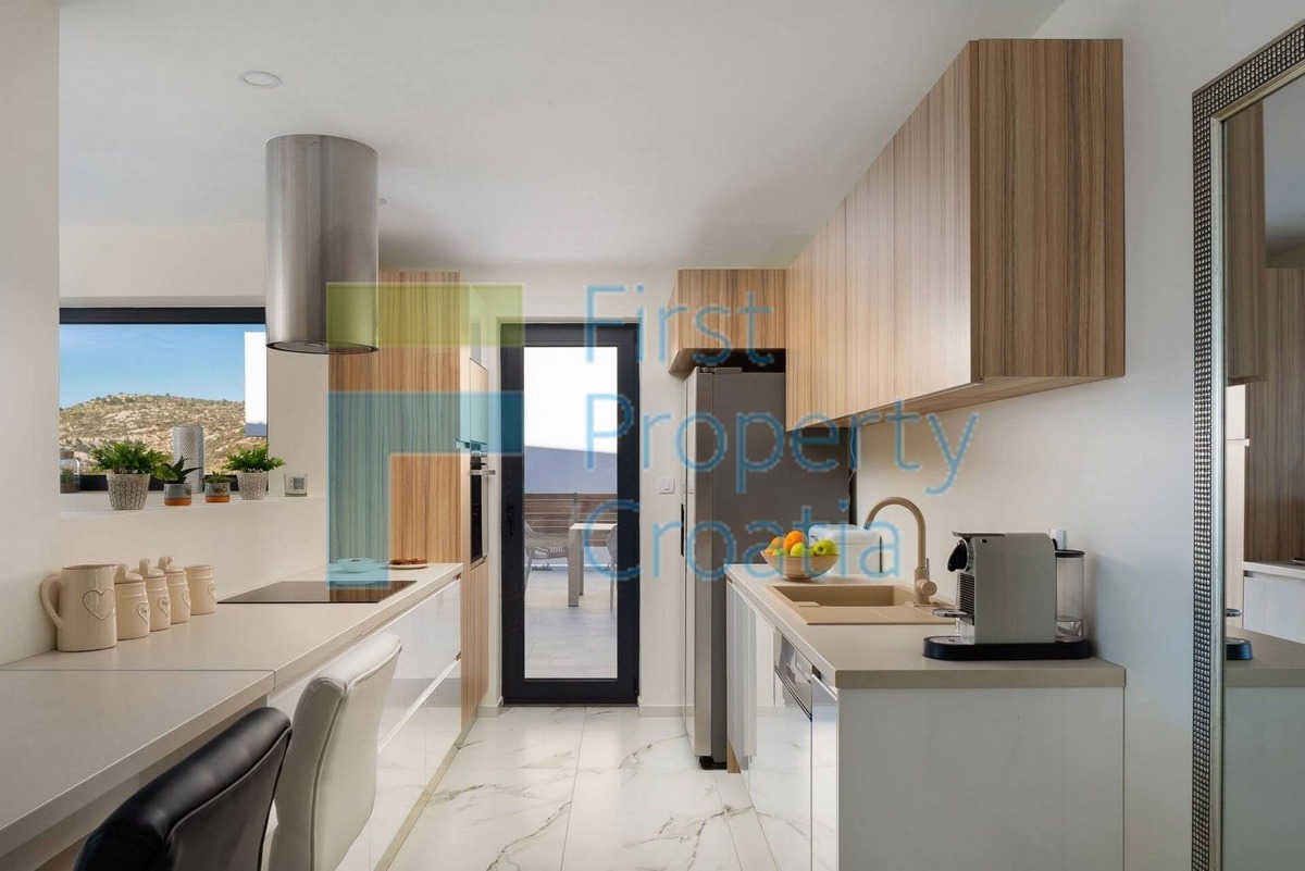 RG1580 - Luksuzne vile s pogledom, okolica Rogoznice, na prodaju