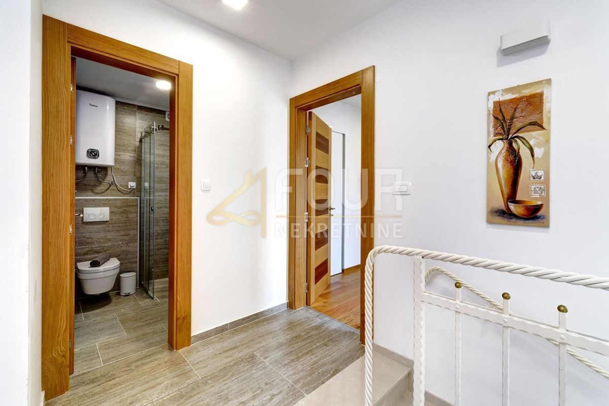 Stanovanje Dramalj, Crikvenica, 202,41m2