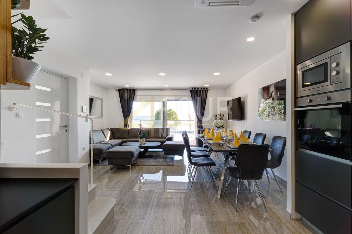Stanovanje Dramalj, Crikvenica, 202,41m2
