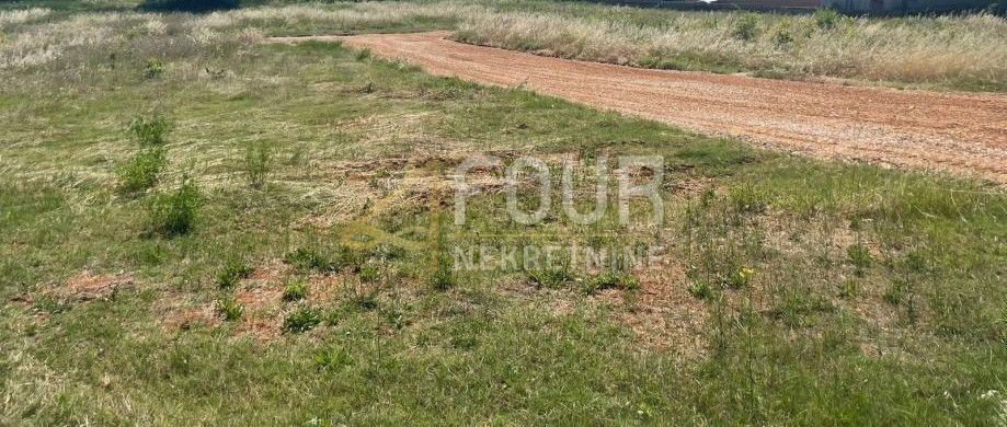Zemljišče Kaštelir, Kaštelir-Labinci, 790m2