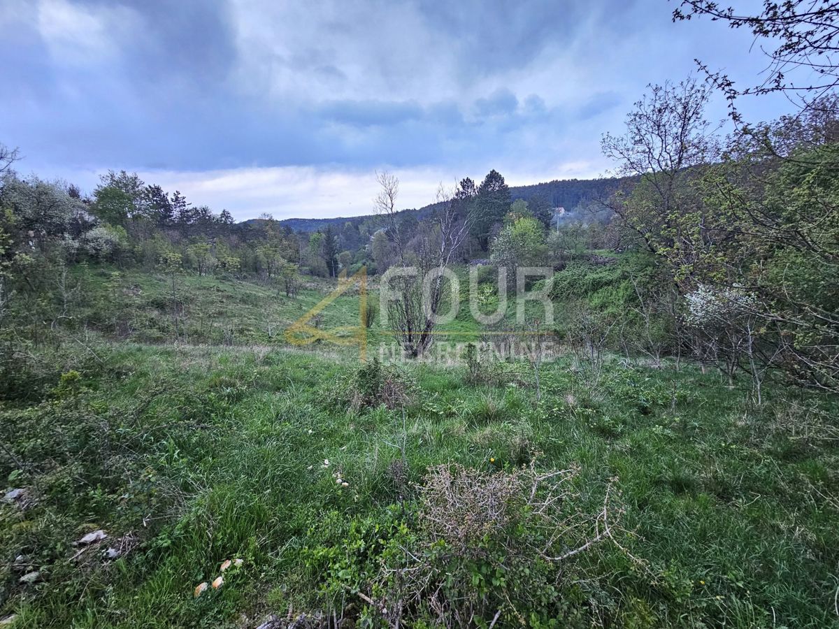 Zemljišče Klana, 990m2