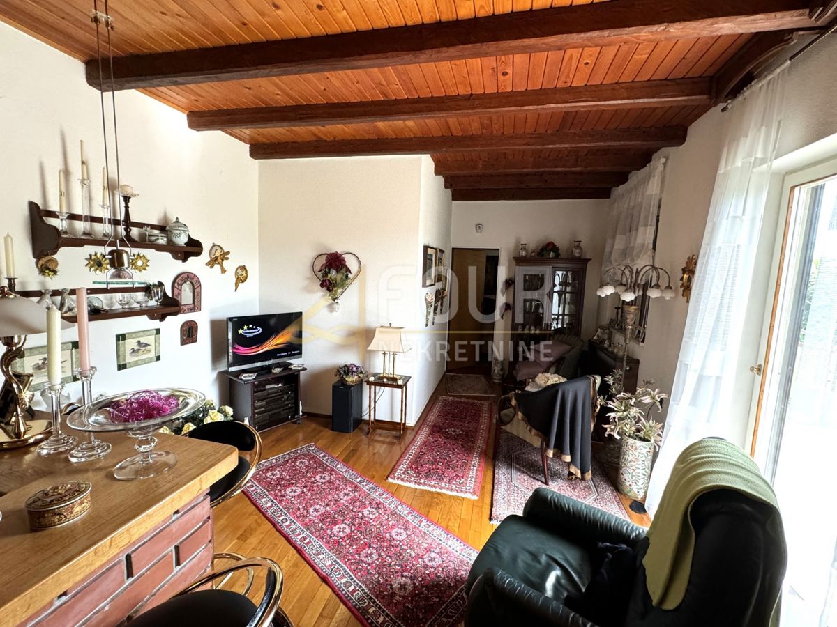 Hiša Kostrena, 360m2