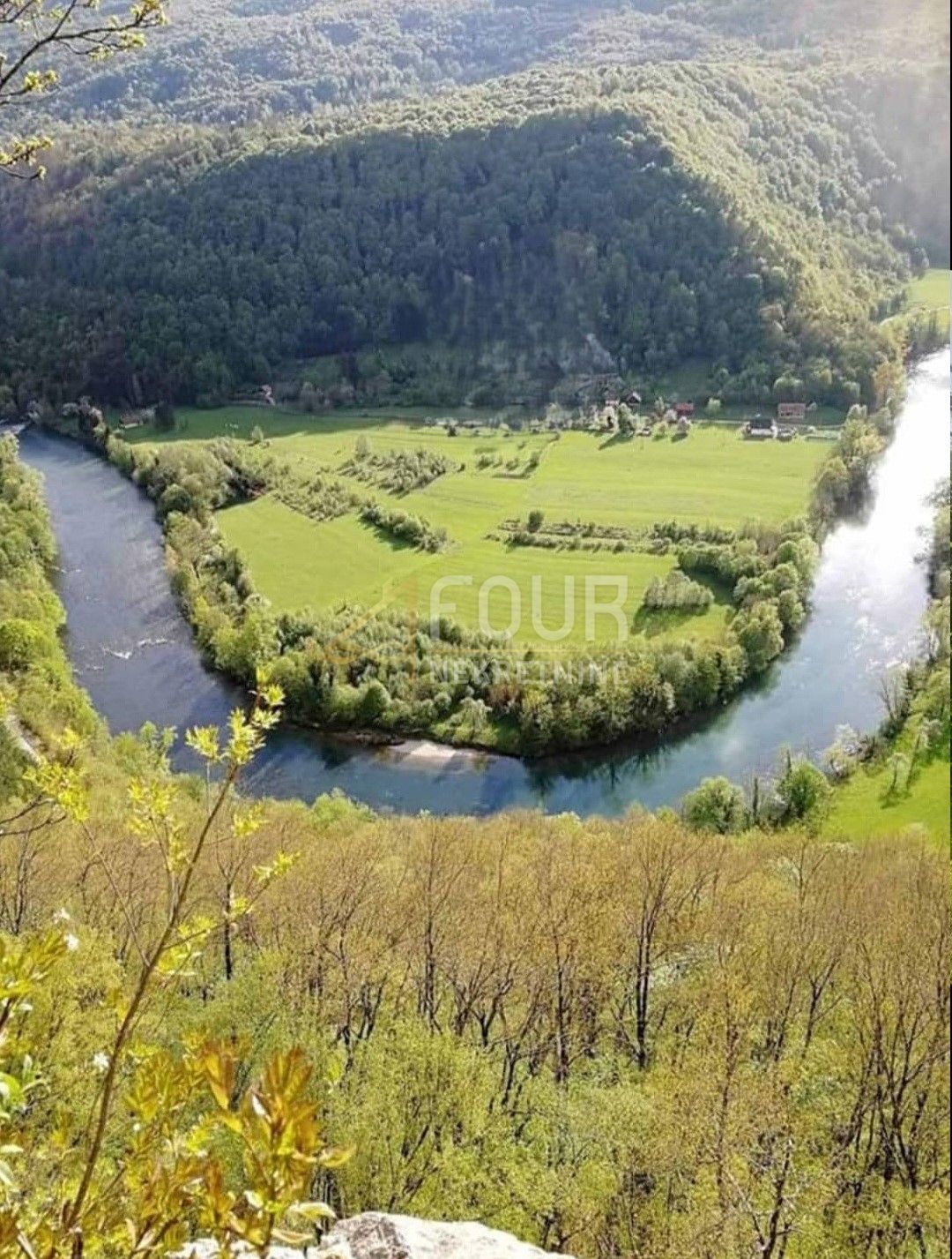 Hiša Lukovdol, Vrbovsko, 342m2