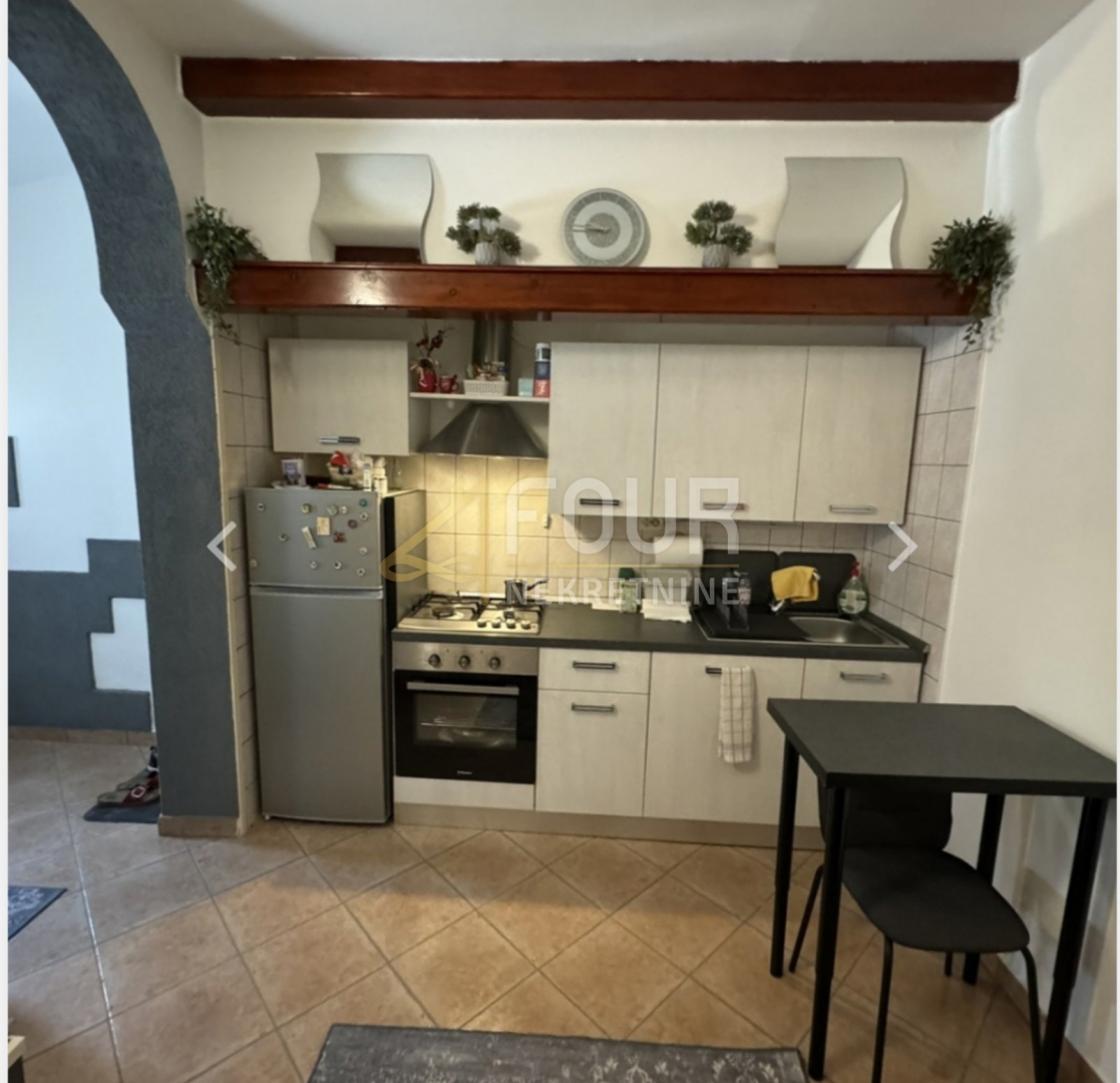 Stanovanje Centar, Pula, 42,91m2