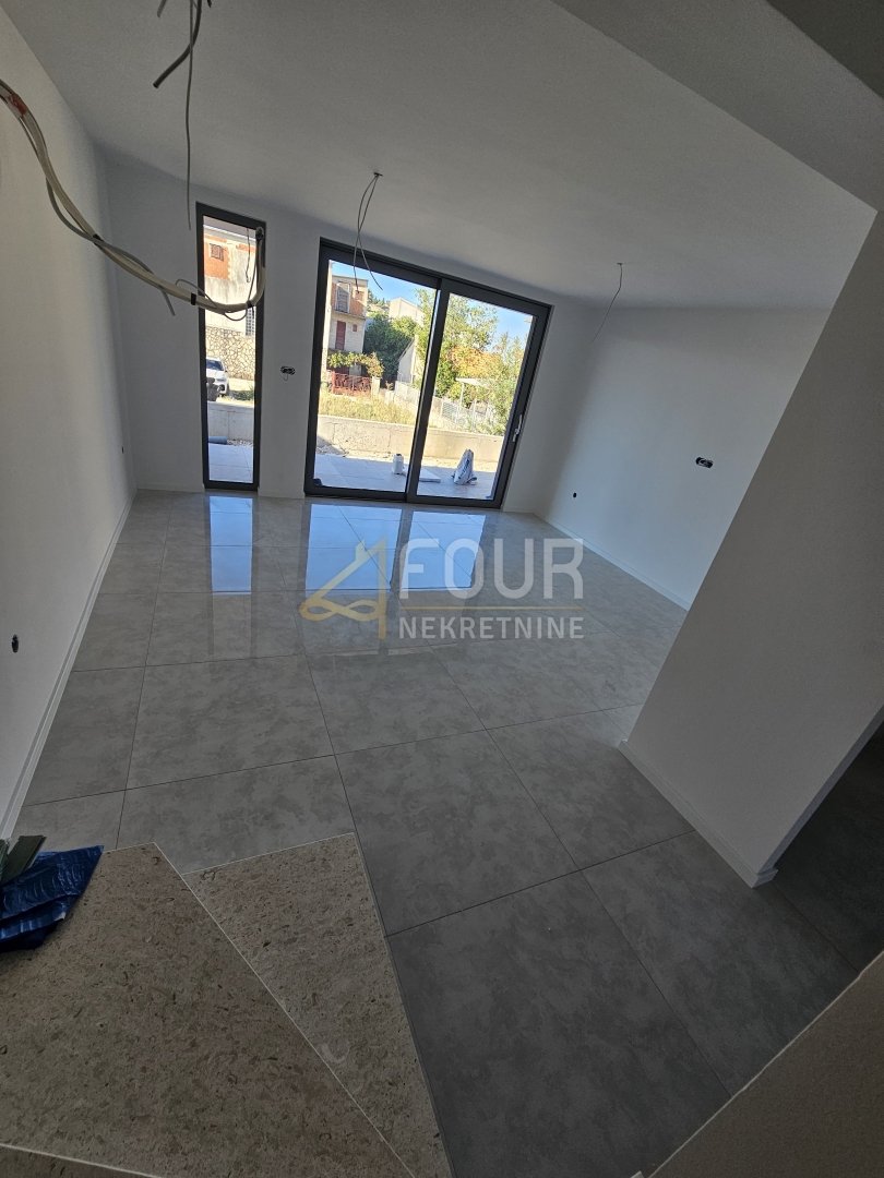 Hiša Tribunj, 240m2