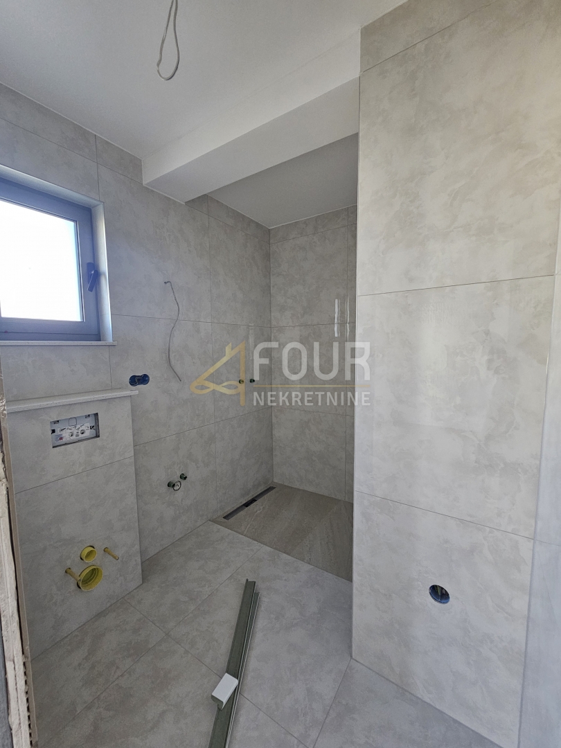 Hiša Tribunj, 240m2