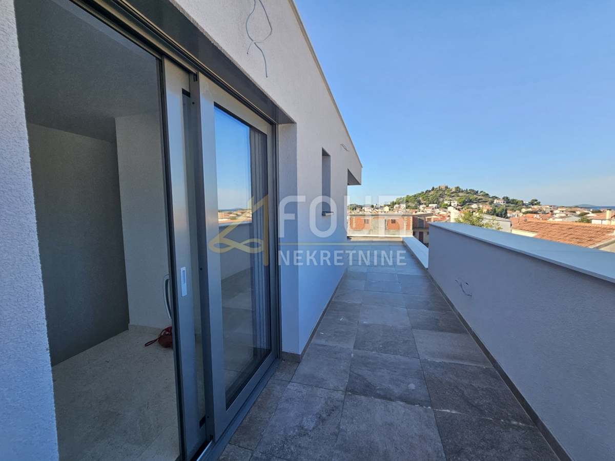 Hiša Tribunj, 240m2