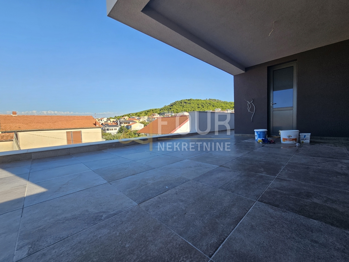 Hiša Tribunj, 240m2