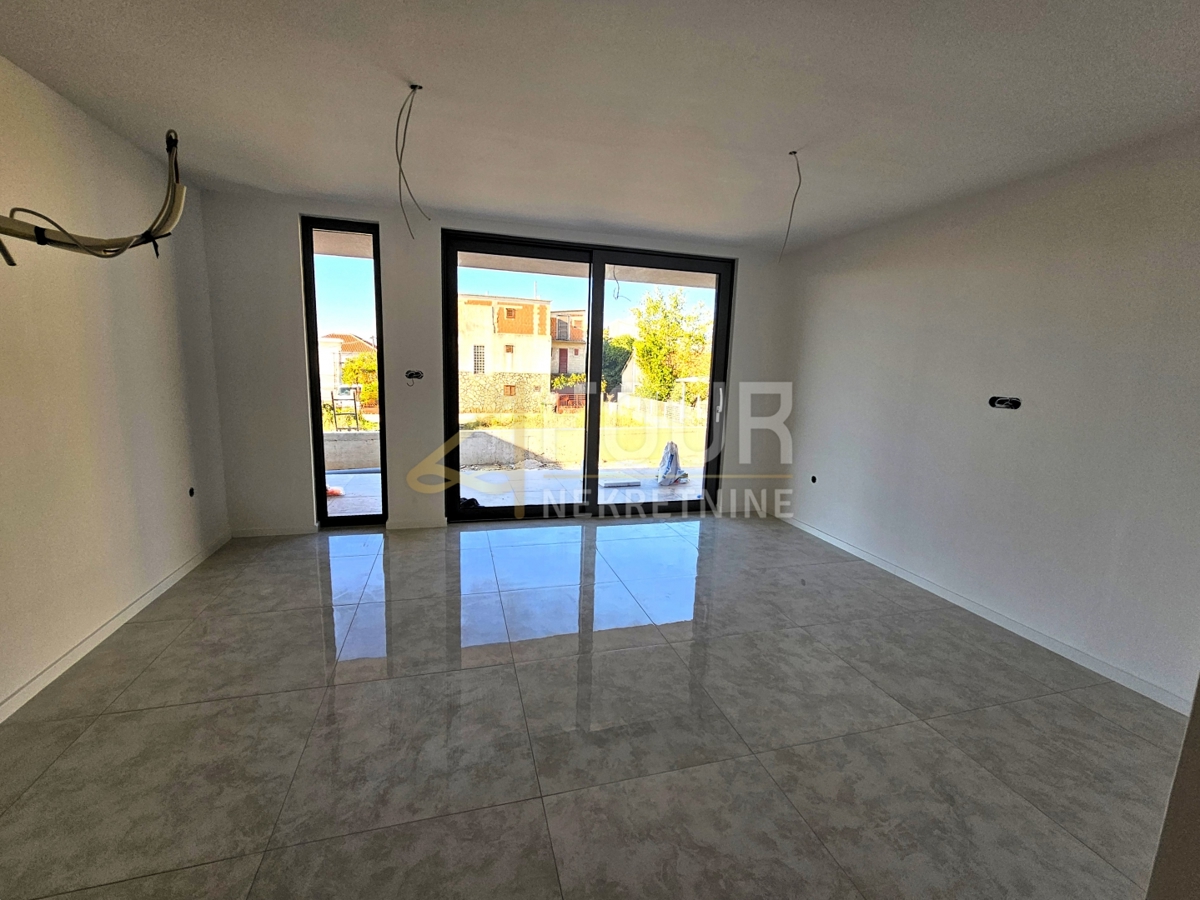 Hiša Tribunj, 240m2