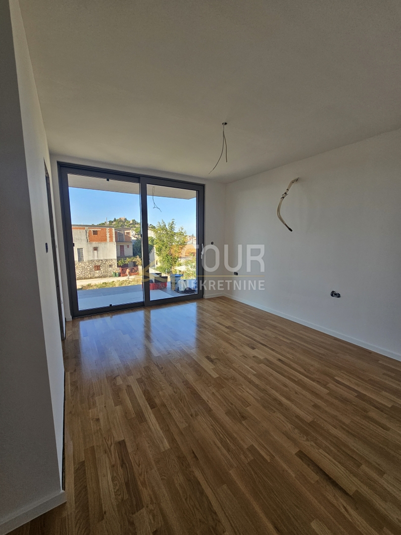 Hiša Tribunj, 240m2