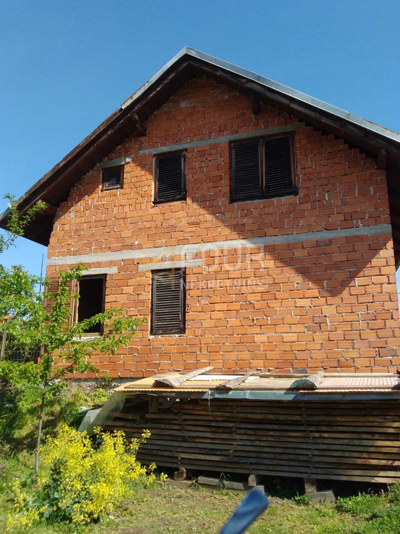 Hiša Lukovdol, Vrbovsko, 80m2