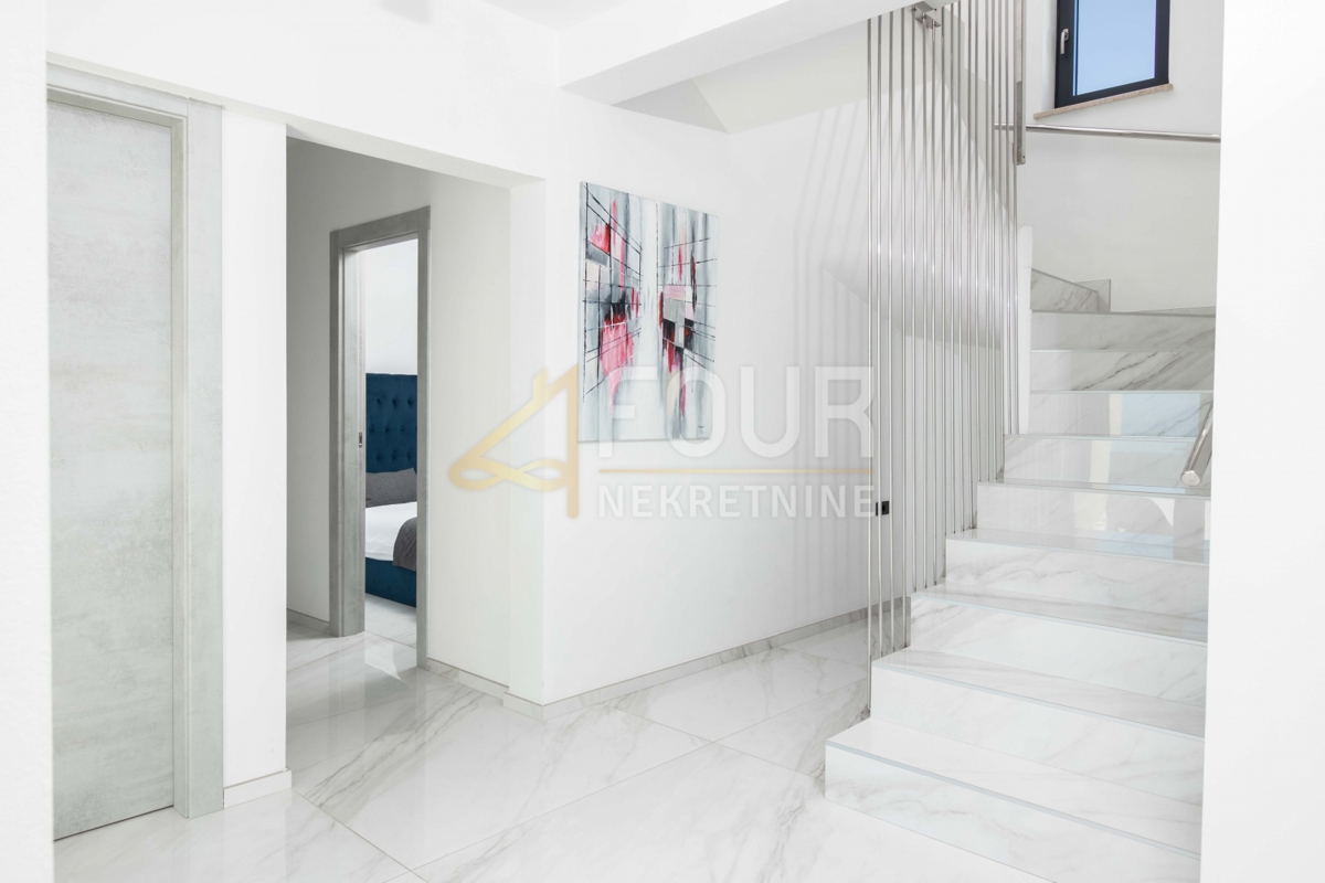 Istra, Buzet, razkošna vila z bazenom