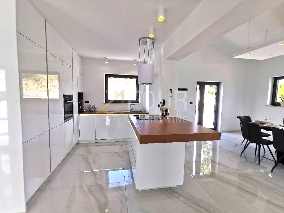 Hiša Buzet, 159m2