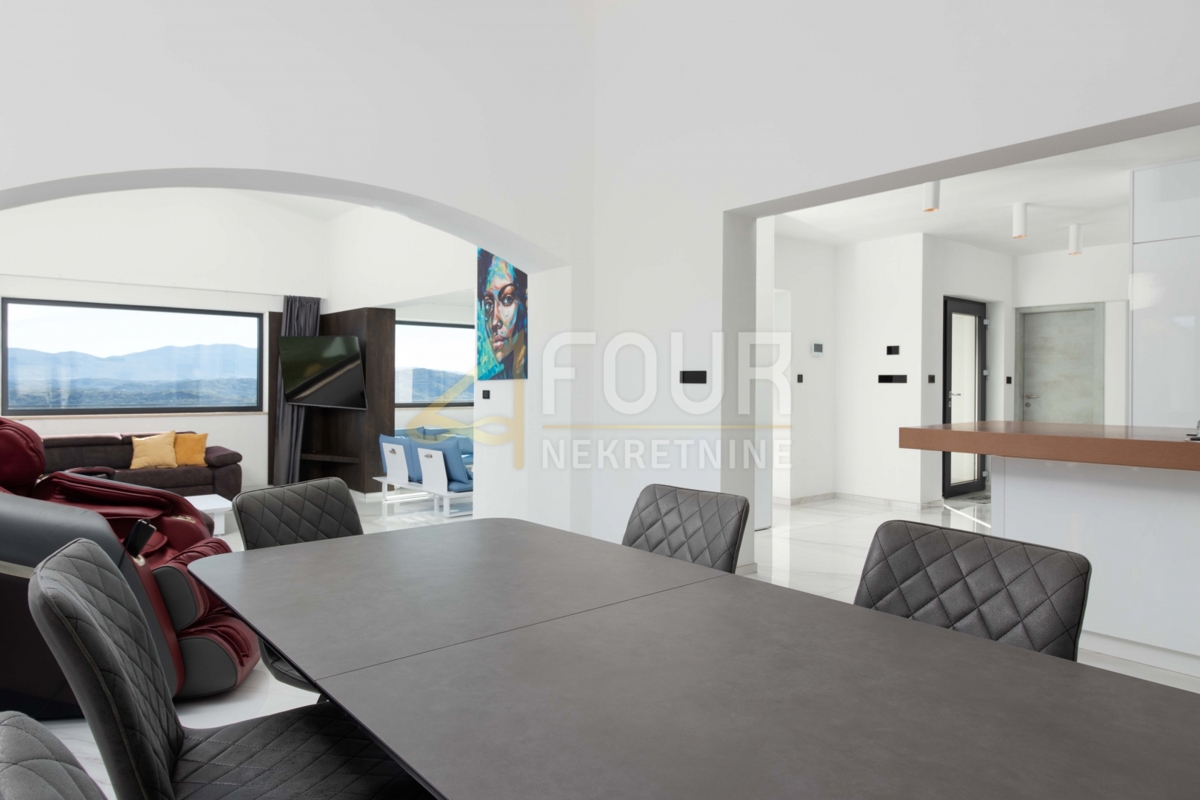 Istra, Buzet, razkošna vila z bazenom