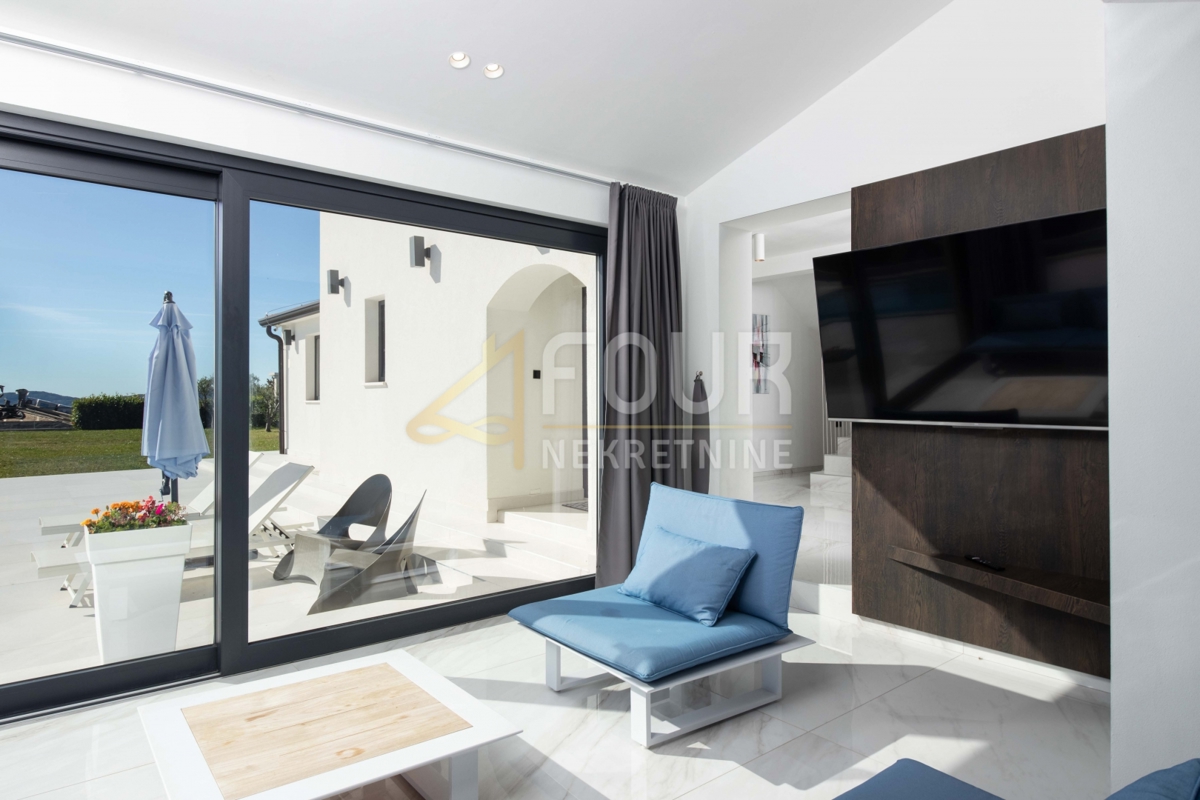 Istra, Buzet, razkošna vila z bazenom