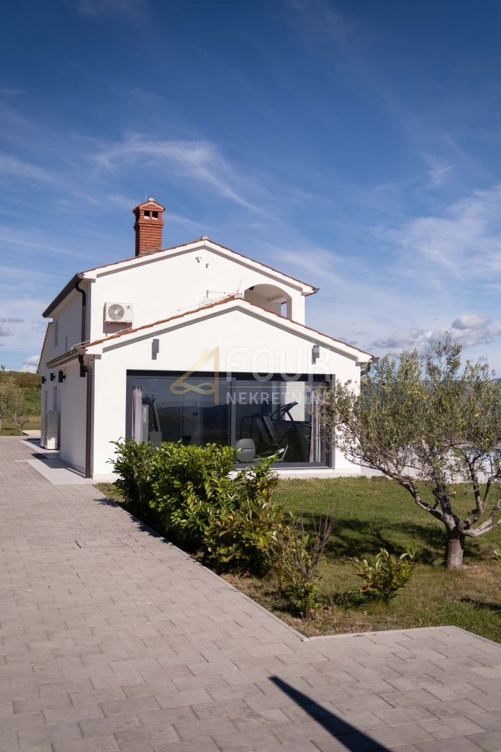 Istra, Buzet, razkošna vila z bazenom