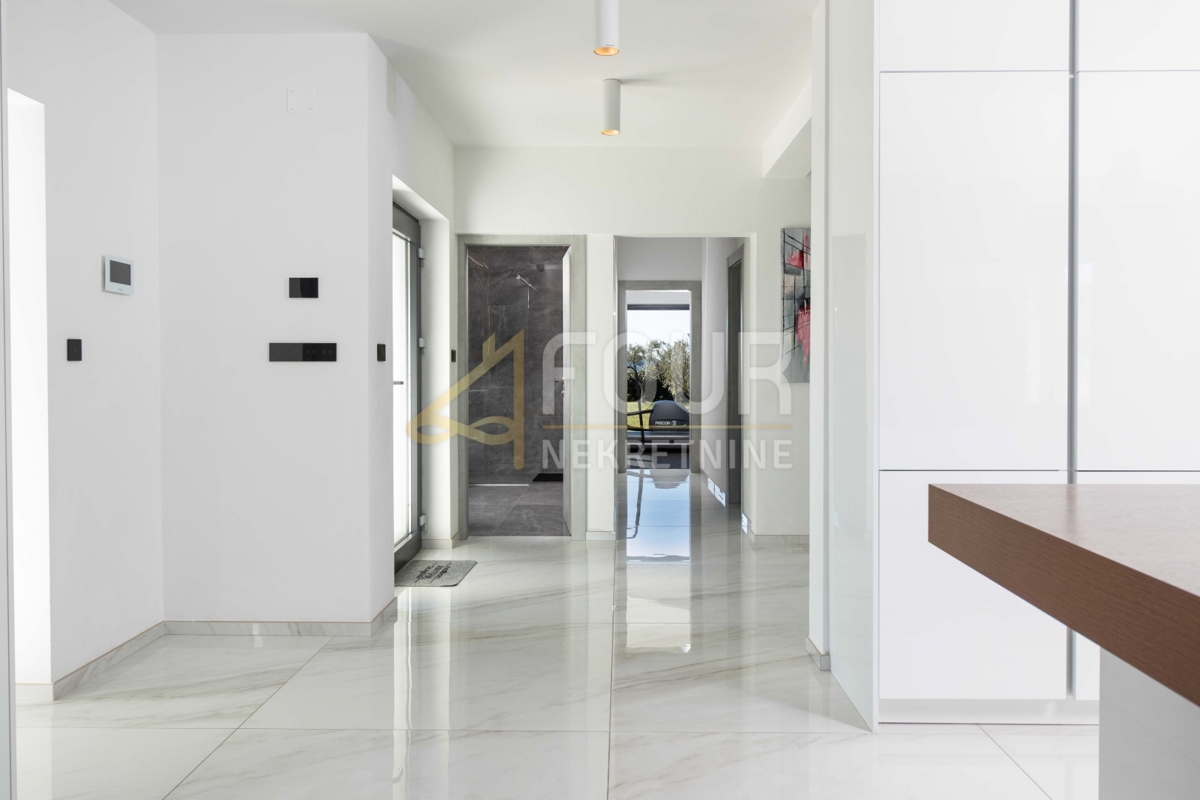 Istra, Buzet, razkošna vila z bazenom