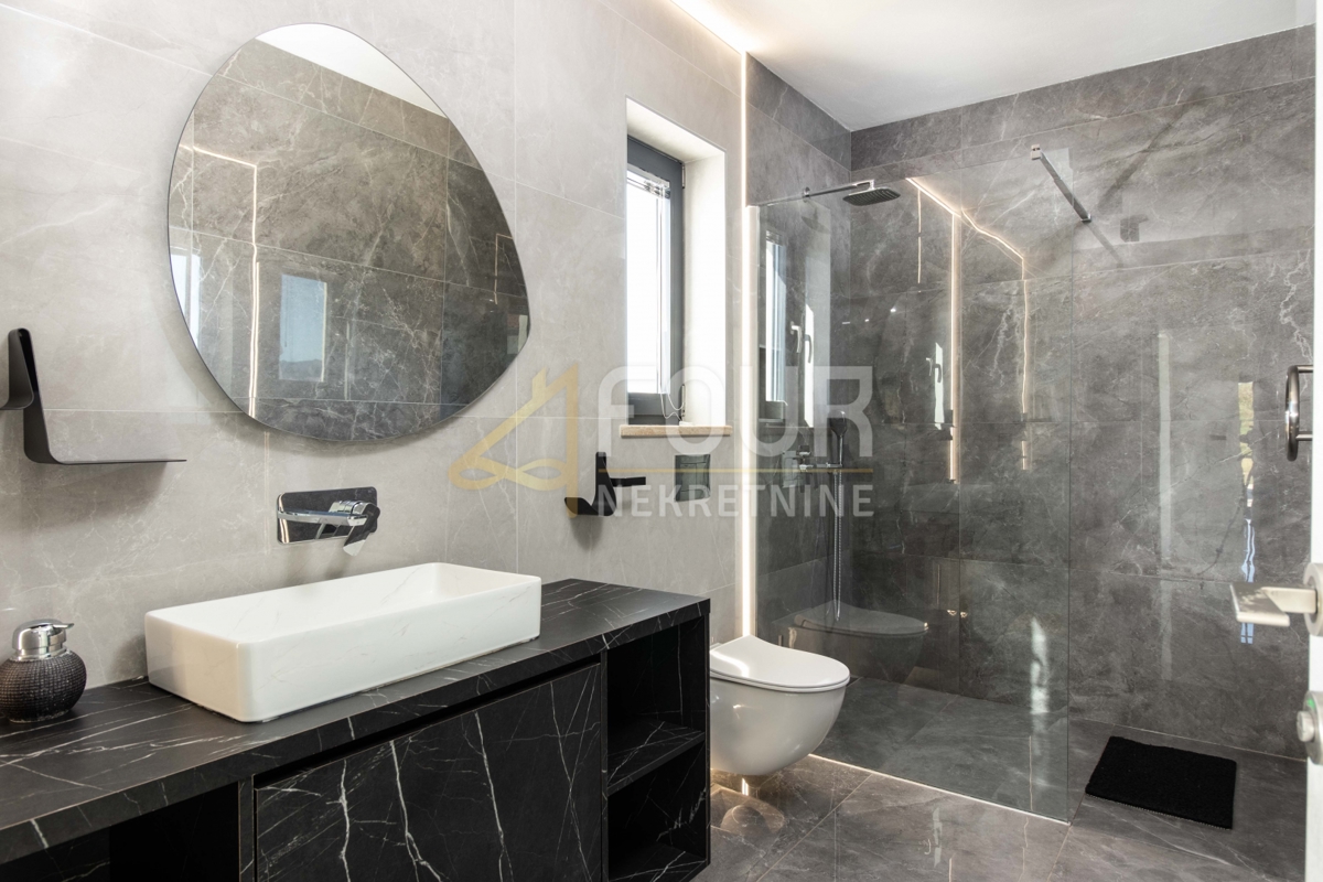 Istra, Buzet, razkošna vila z bazenom