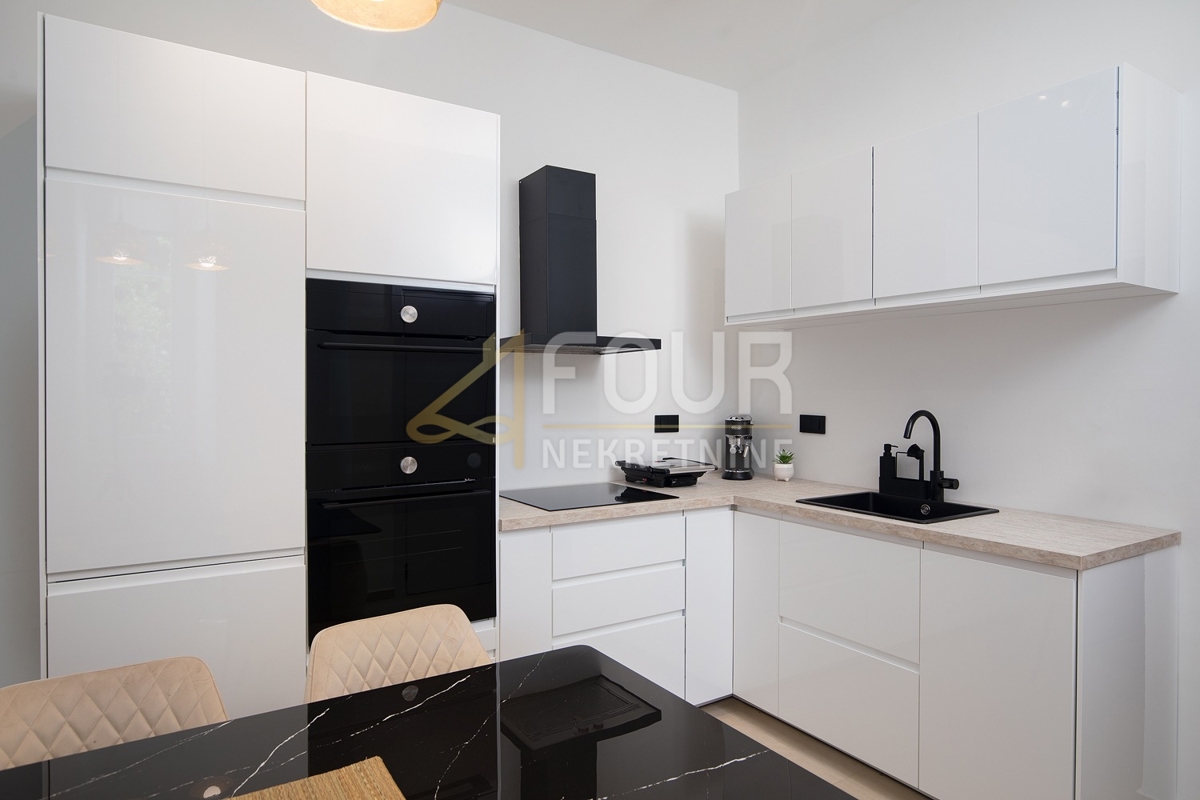 Stanovanje Centar, Pula, 67,65m2
