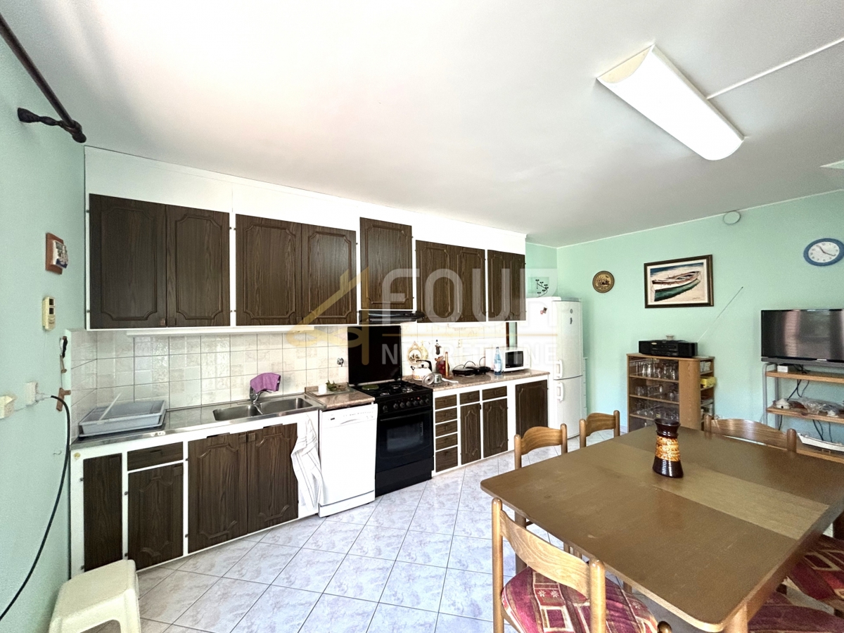 Hiša Šišan, Ližnjan, 180m2