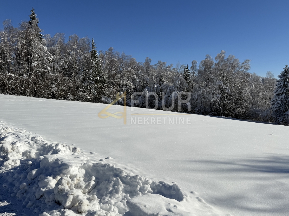 Zemljišče Ravna Gora, 2.530m2