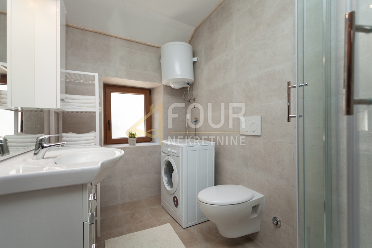 Istra, Rovinj, 1s+db, 43m2, pogled na morje