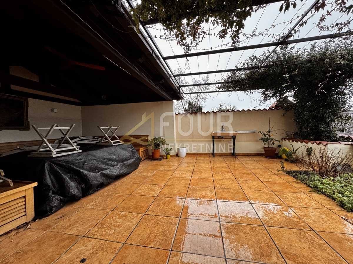 Reka, Kantrida, 3s+db in garsonjera, 1. vrsta do morja