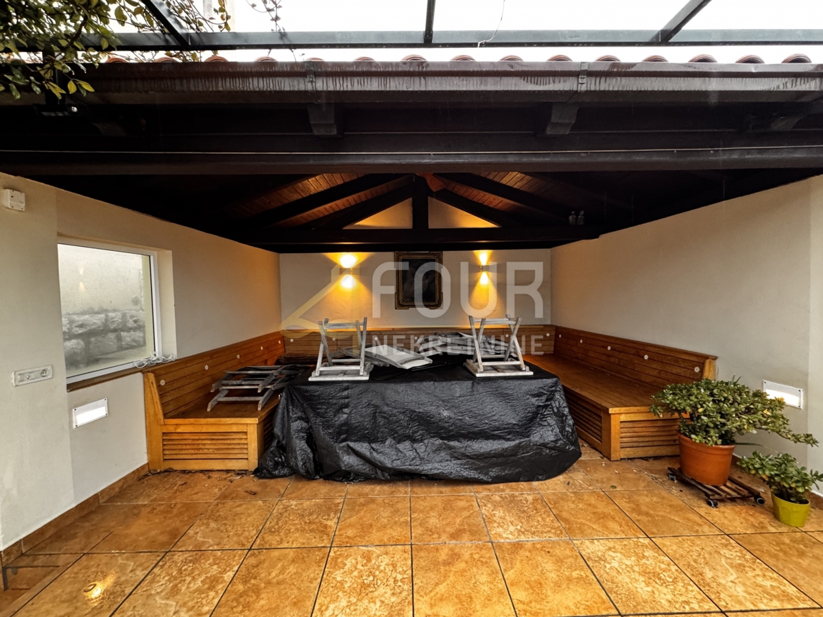 Reka, Kantrida, 3s+db in garsonjera, 1. vrsta do morja