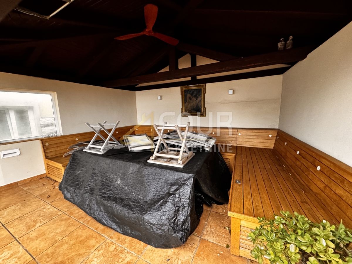 Reka, Kantrida, 3s+db in garsonjera, 1. vrsta do morja