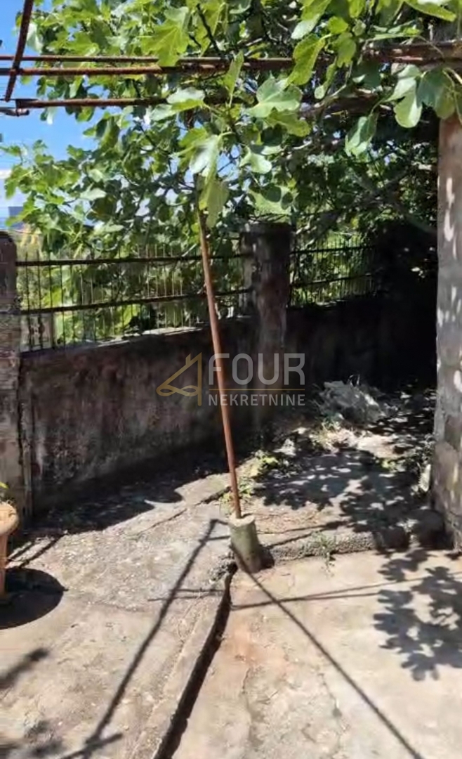 Kostrena, samostojna hiša, 100m2