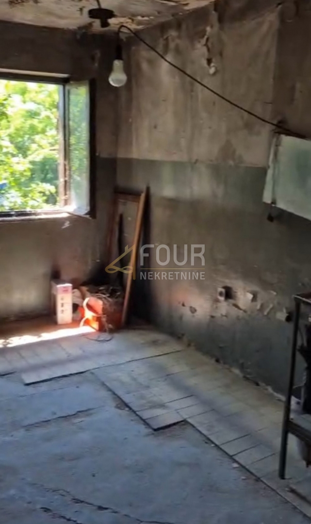 Kostrena, samostojna hiša, 100m2