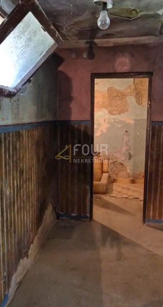 Kostrena, samostojna hiša, 100m2