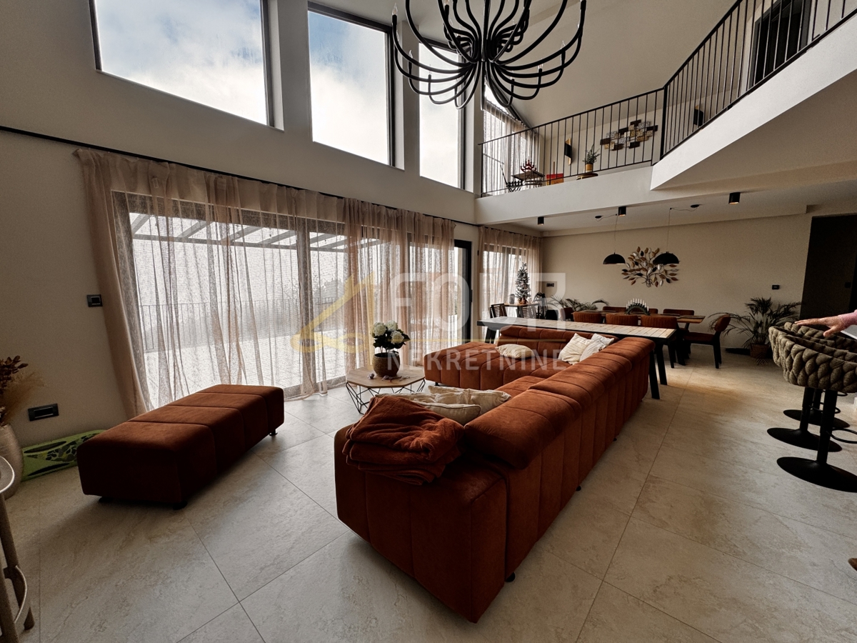 Istra, Pazin - okolica, samostojna hiša z bazenom