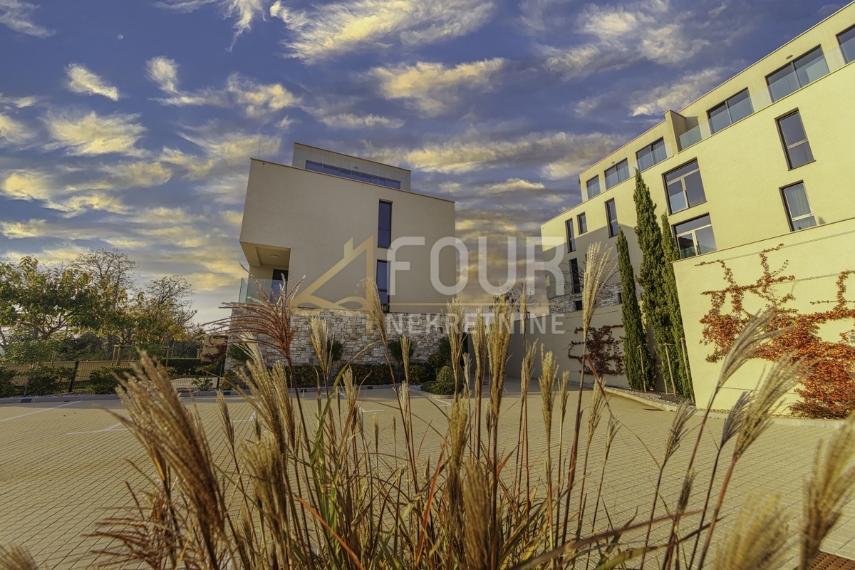 Istra, Umag - okolica, apartma - luksuzni letovišče, 1. vrsta do morja