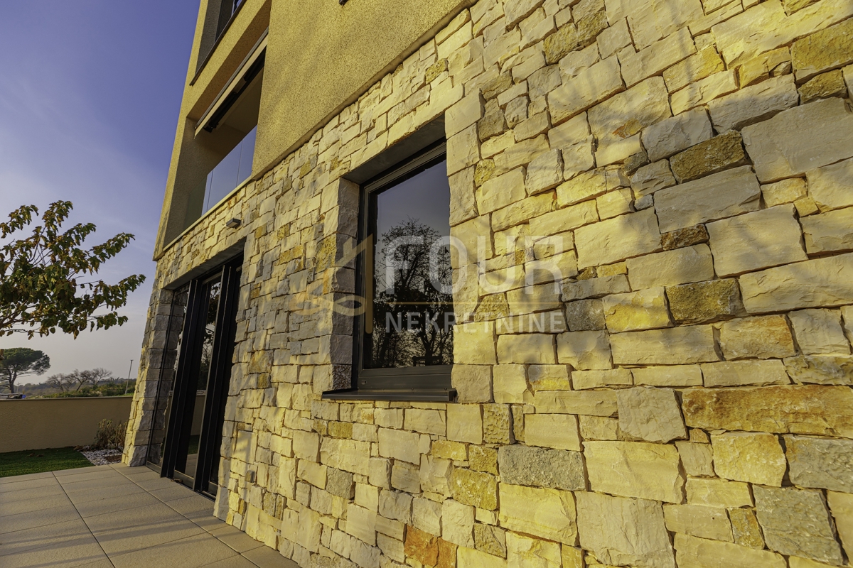 Istra, Umag - okolica, apartma - luksuzni letovišče, 1. vrsta do morja