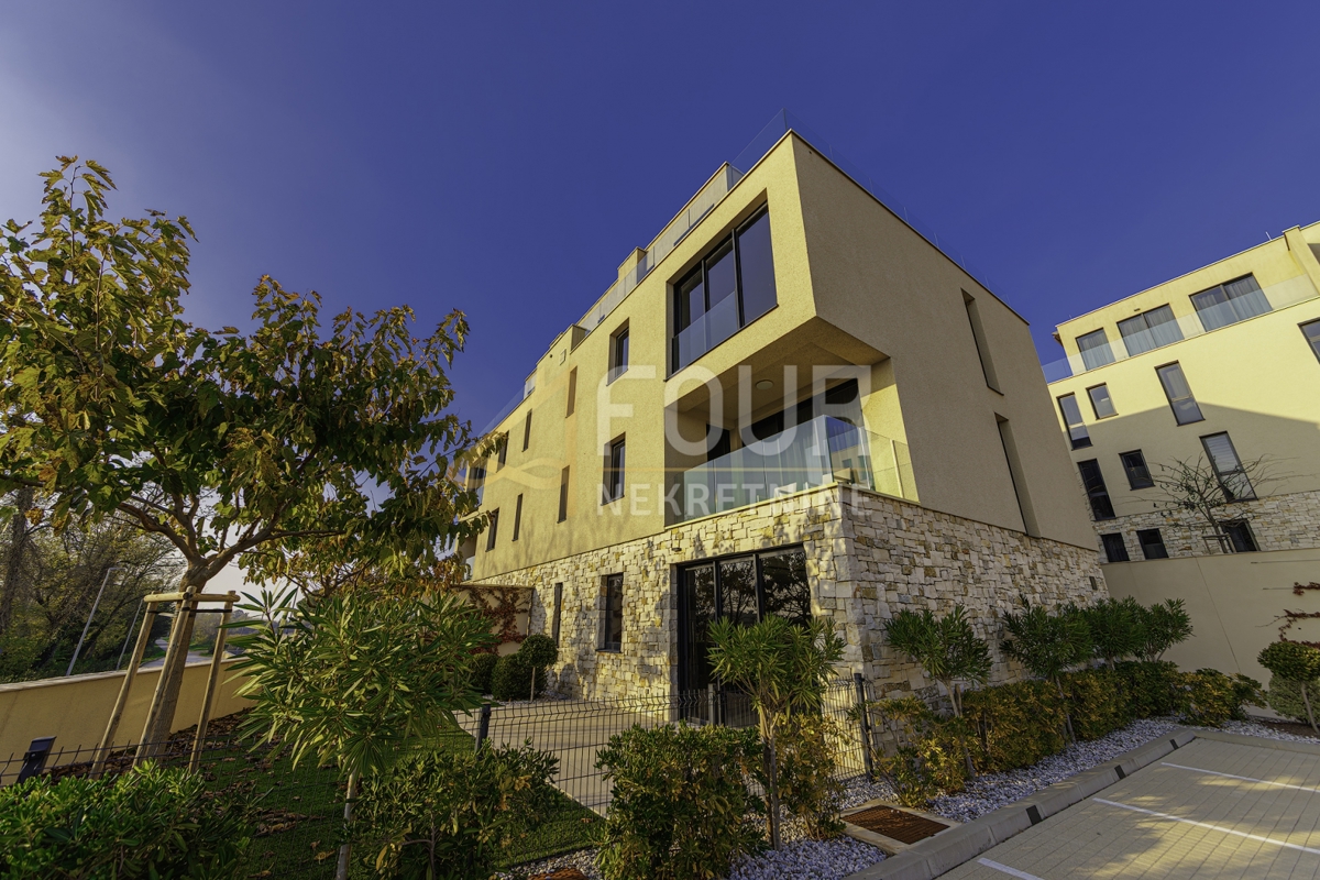 Istra, Umag - okolica, apartma - luksuzni letovišče, 1. vrsta do morja