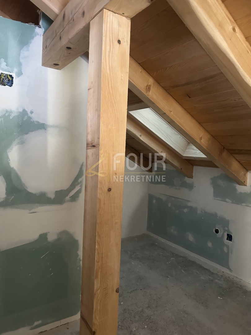 Hiša Vrbovsko, 355,14m2