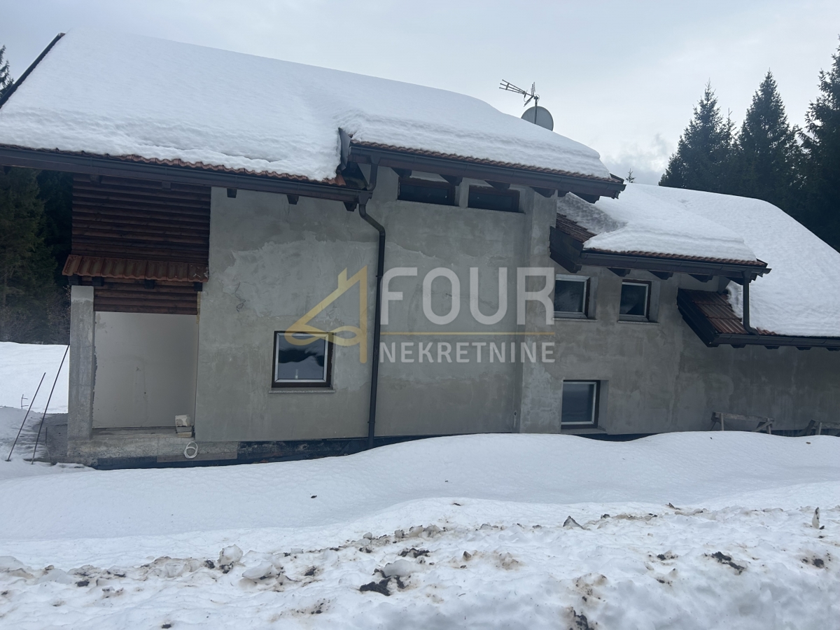 Hiša Vrbovsko, 355,14m2