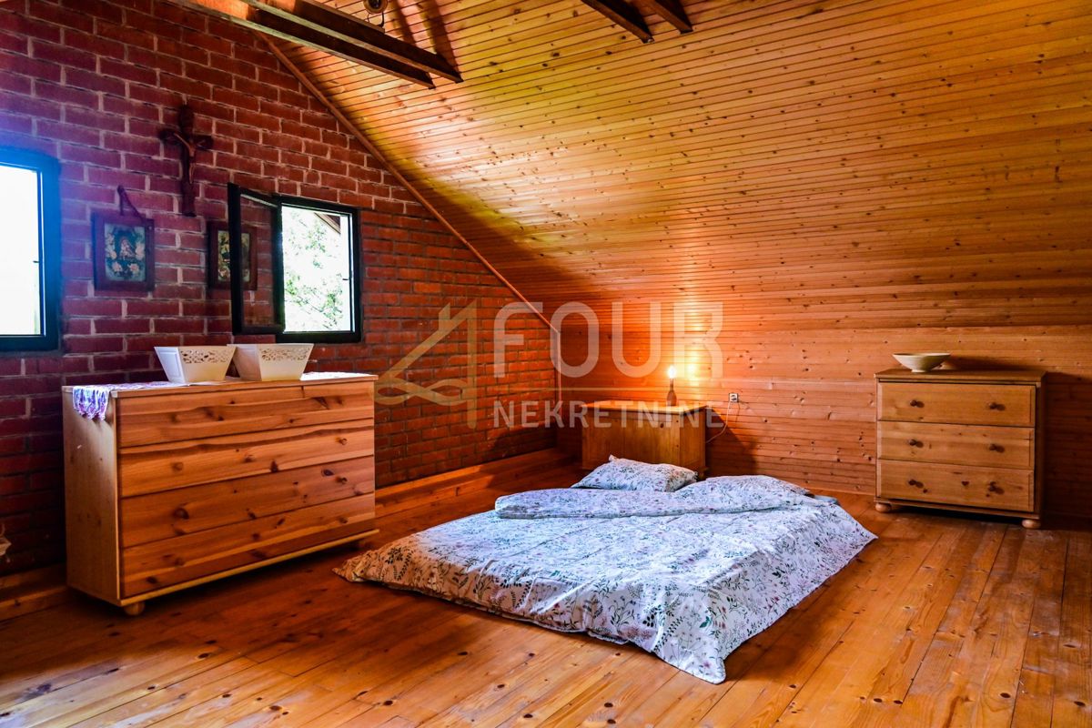Hiša Zvečaj, Duga Resa, 80m2