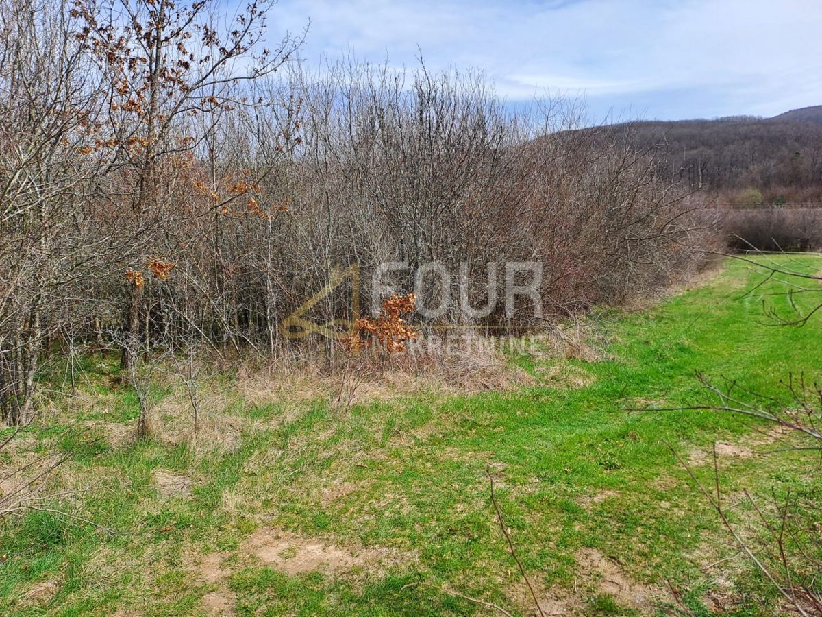 Zemljišče Sinac, Otočac, 1.971m2